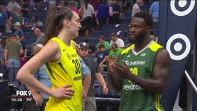 Vikings' Latavius Murray puts fandom of WNBA's Breanna Stewart on display