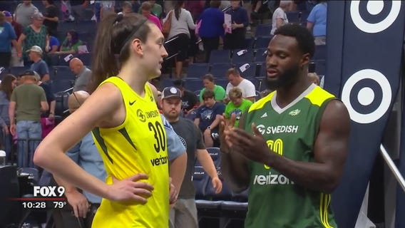 Vikings' Latavius Murray puts fandom of WNBA's Breanna Stewart on display