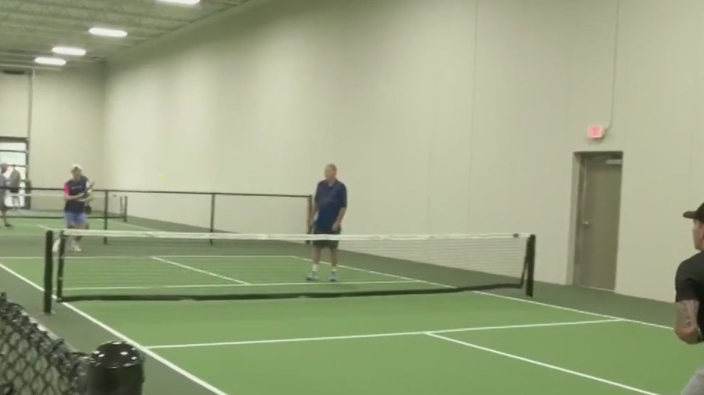 Flashy new pickleball club opens in Eagan