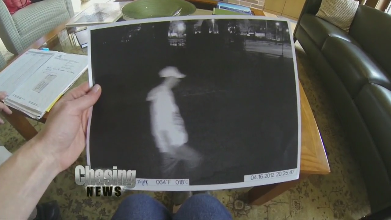 Grave robbers have been taking bronze vases for decades