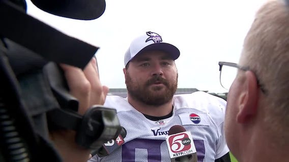 Vikings players show support for Brian Flores