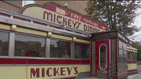 Mickey's Diner reopens in St. Paul