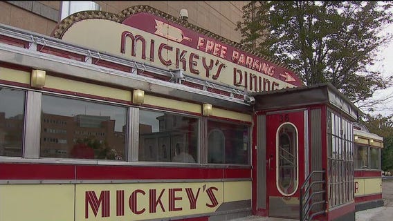 Mickey's Diner reopens in St. Paul
