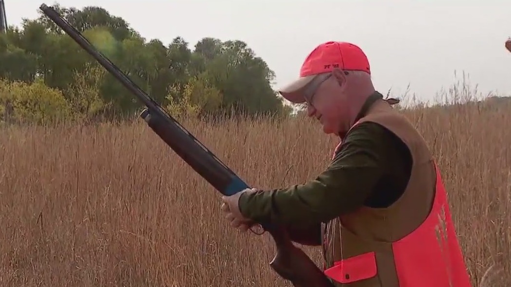 MN Gov. Walz hunts pheasants in Sleepy Eye
