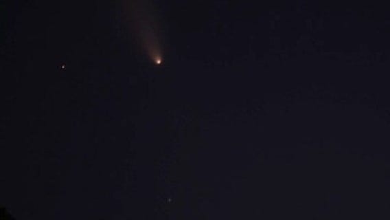 Comet soars across sky on Oct. 14
