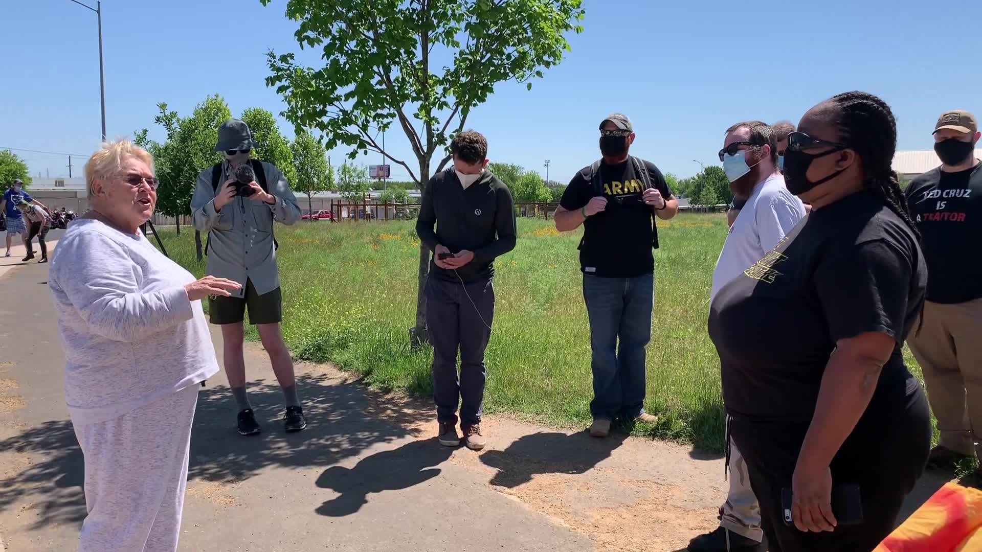 Woman confronts activists at Austin rally for Daunte Wright