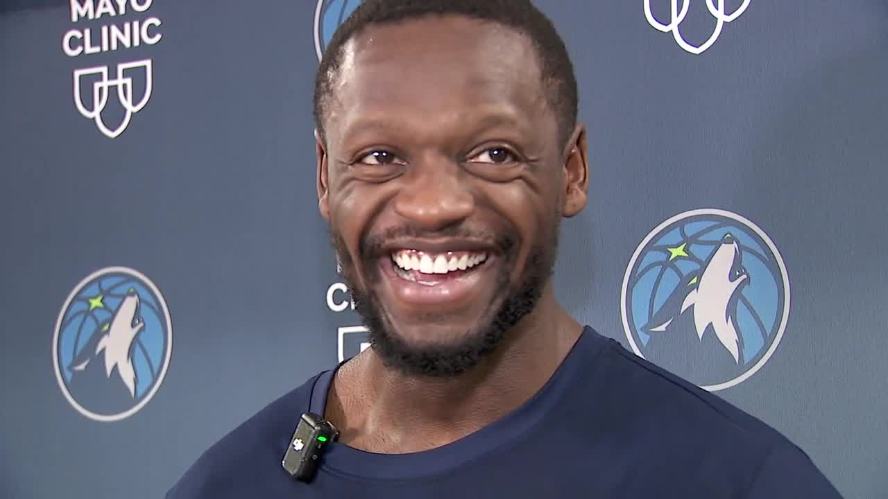 Did Julius Randle travel on buzzer beater? 'TOO LATE!'