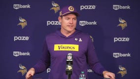 Kevin O'Connell reacts to Vikings 23-13 win at Tennessee
