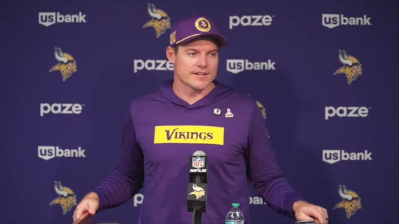 Kevin O'Connell reacts to Vikings 23-13 win at Tennessee