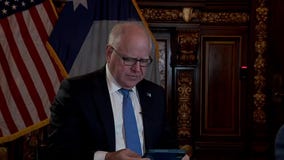 #BigDadEnergy Gov. Walz reads ?mean Tweets?