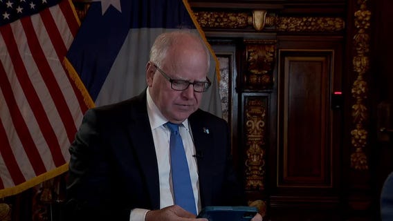 #BigDadEnergy Gov. Walz reads ?mean Tweets?