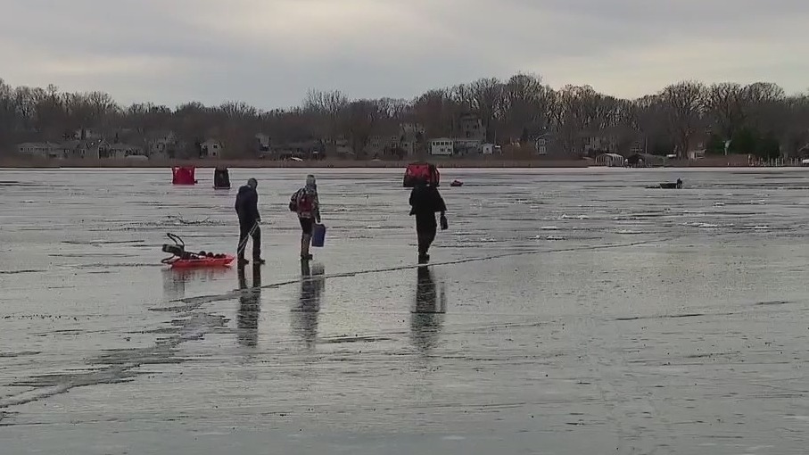 Ice houses on Lake Minnetonka despite warm weather