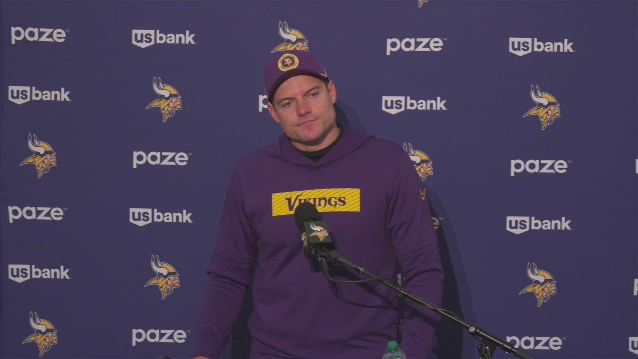 Kevin O'Connell reacts after Vikings beat Seahawks, 27-24