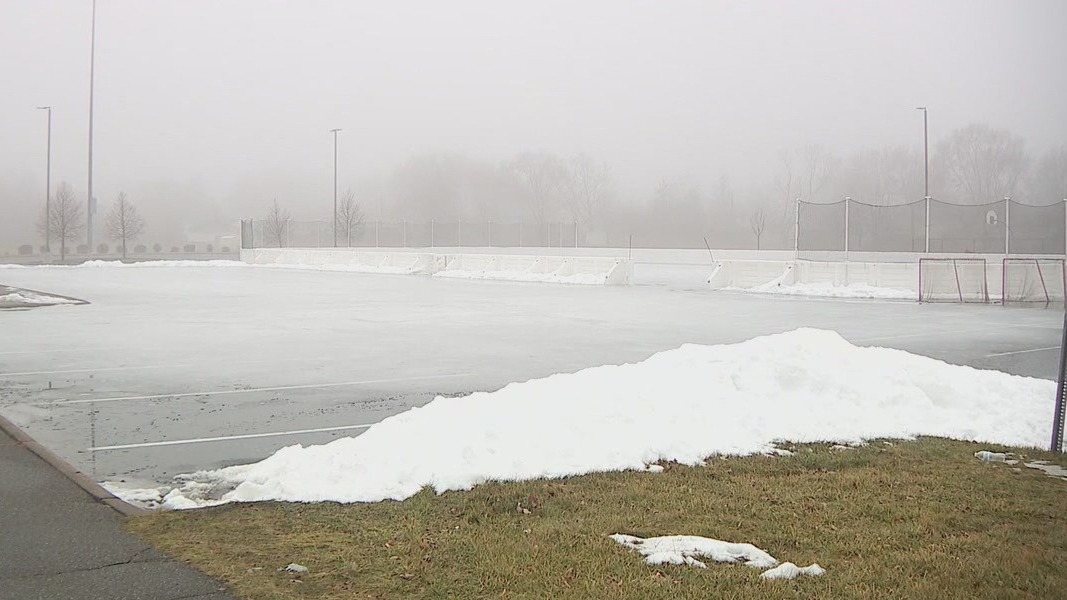 Winter warmup closes MN ice rinks