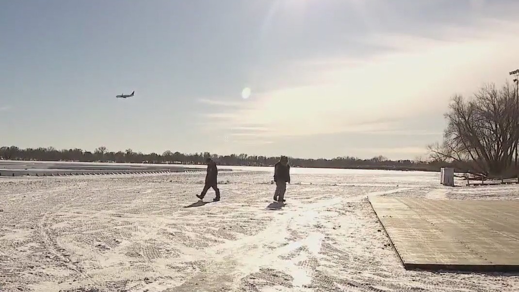 How do you wear to stay warm in MN winter?