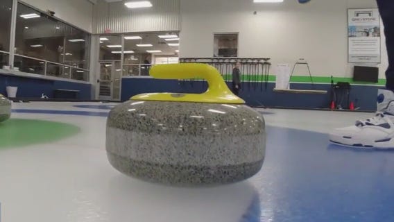 Curling Day: Minnesotans try out sport