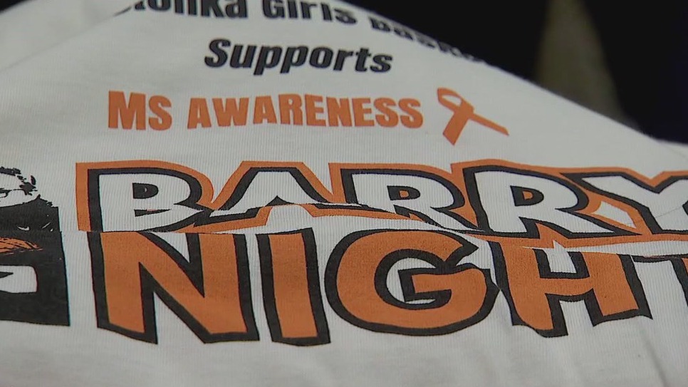 Rival MN girls basketball teams raise awareness for MS