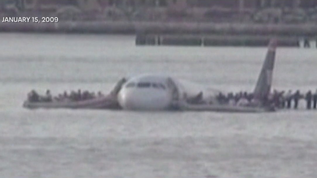 How common are commercial plane crashes?