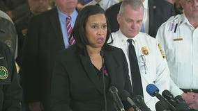 DC plane crash: Everyone feared dead, officials said [RAW]