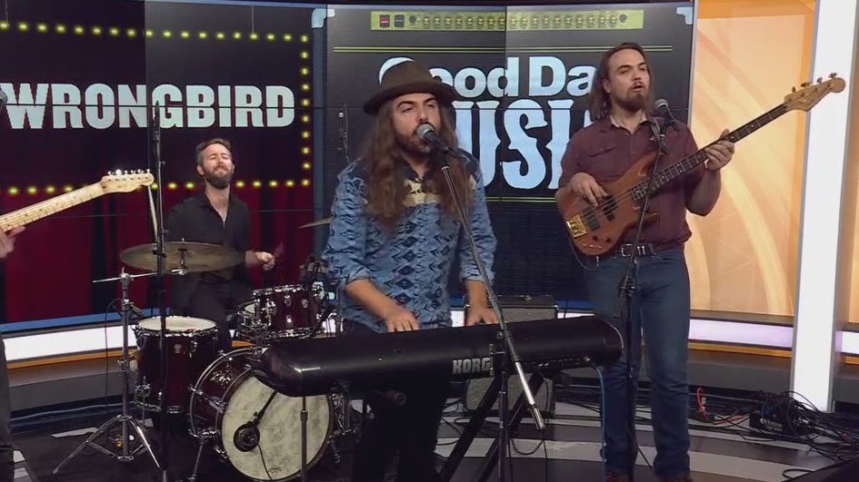 Wrongbird performs "Western Hero"