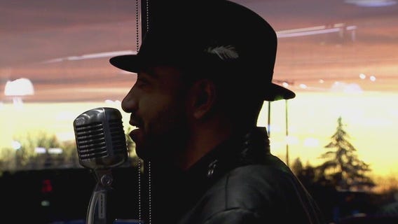 Grocery store crooner sings to the public