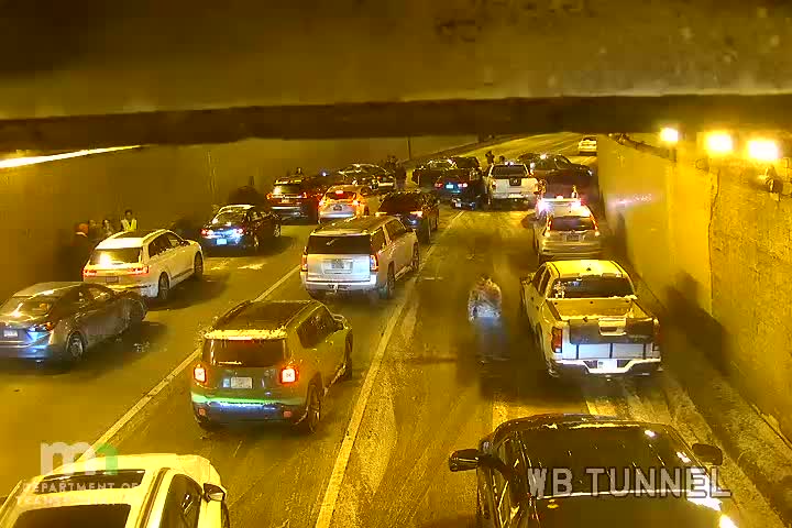 WATCH: Multi-vehicle pileup in Lowry Hill Tunnel