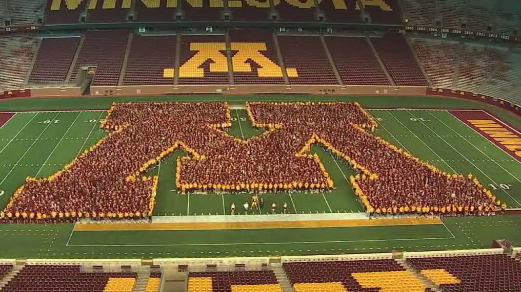 U of M students move in day