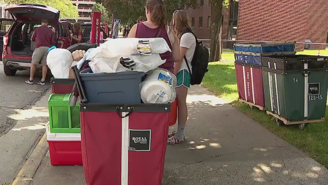 UMN students return to campus
