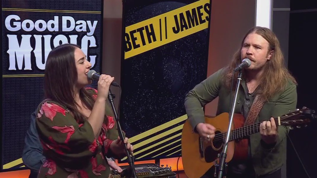 Beth // James performs 'Tiki Christmas Land'