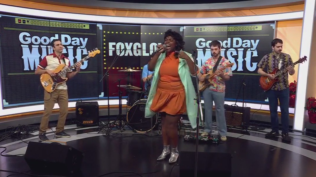 Foxglove performs 'Round Ricky'