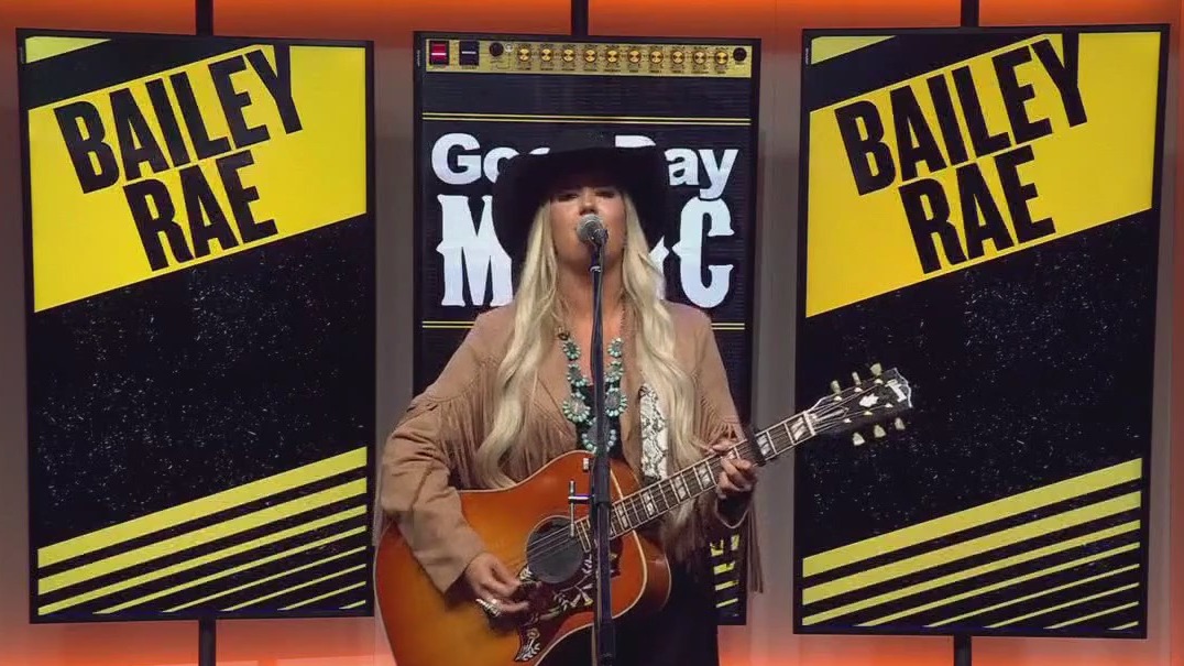 Bailey Rae performs 'Oklahoma Girl' | FOX 7 Austin