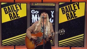 Bailey Rae performs 'Gypsy Cowboy'