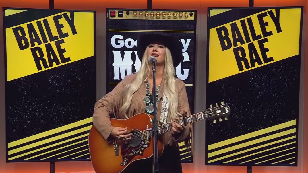 Bailey Rae performs 'Gypsy Cowboy'