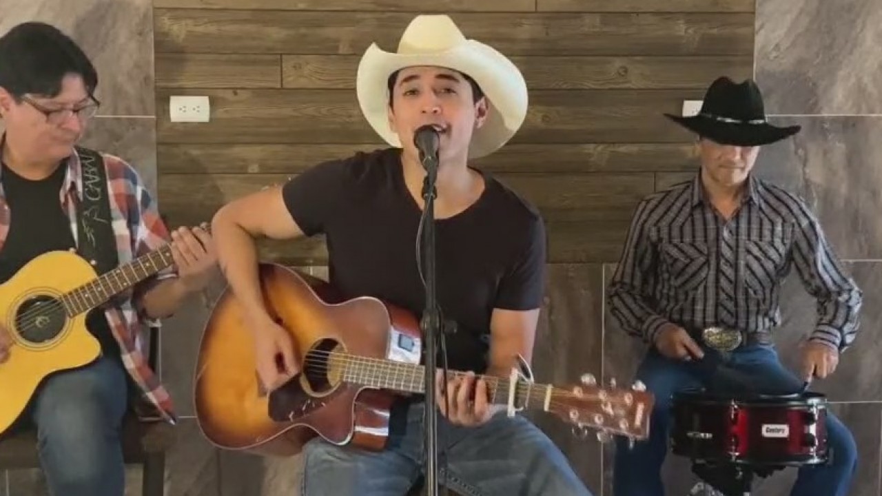 Music in the Morning: George Navarro