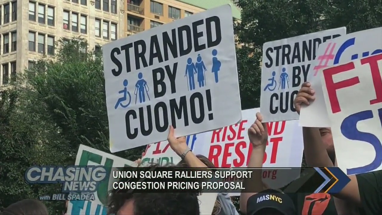 Union Square ralliers support congestion pricing proposal