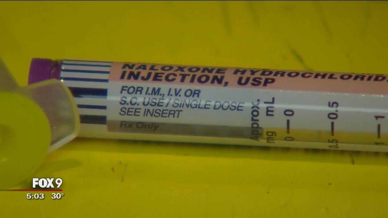 Minneapolis Police begin training to carry Narcan