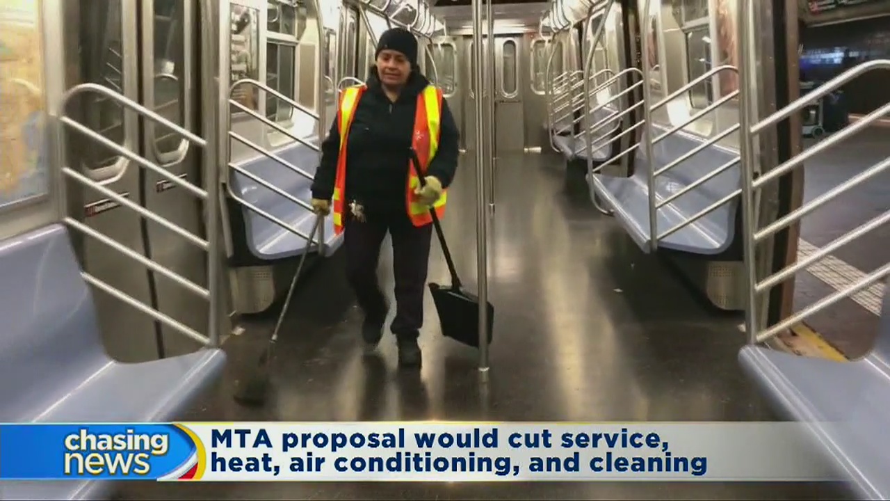 Subway worker's video shows large rat in booth