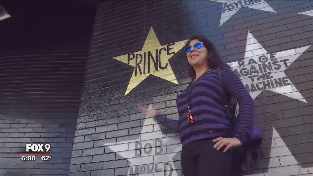 Fans pay respects to Prince at First Ave