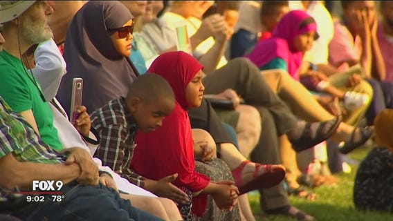 Hundreds gather in solidarity with Bloomington mosque after apparent attack