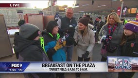 Twins host breakfast on the Plaza ahead of the home opener