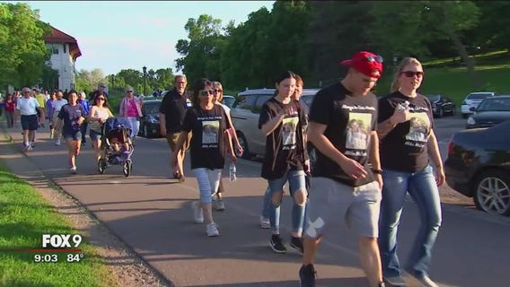 Hundreds walk at Como Park to honor lost loved ones