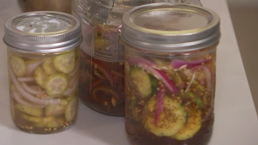 Refrigerator pickles and peppers recipe from FOX 7 Austin's Tierra Neubaum
