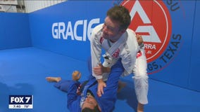 Casey and Chelsea try out Brazilian Jiu Jitsu