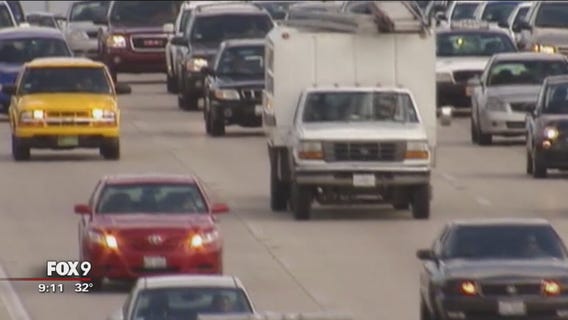 Seeking safer roads, Minnesota lawmakers push for hands-free driving bill