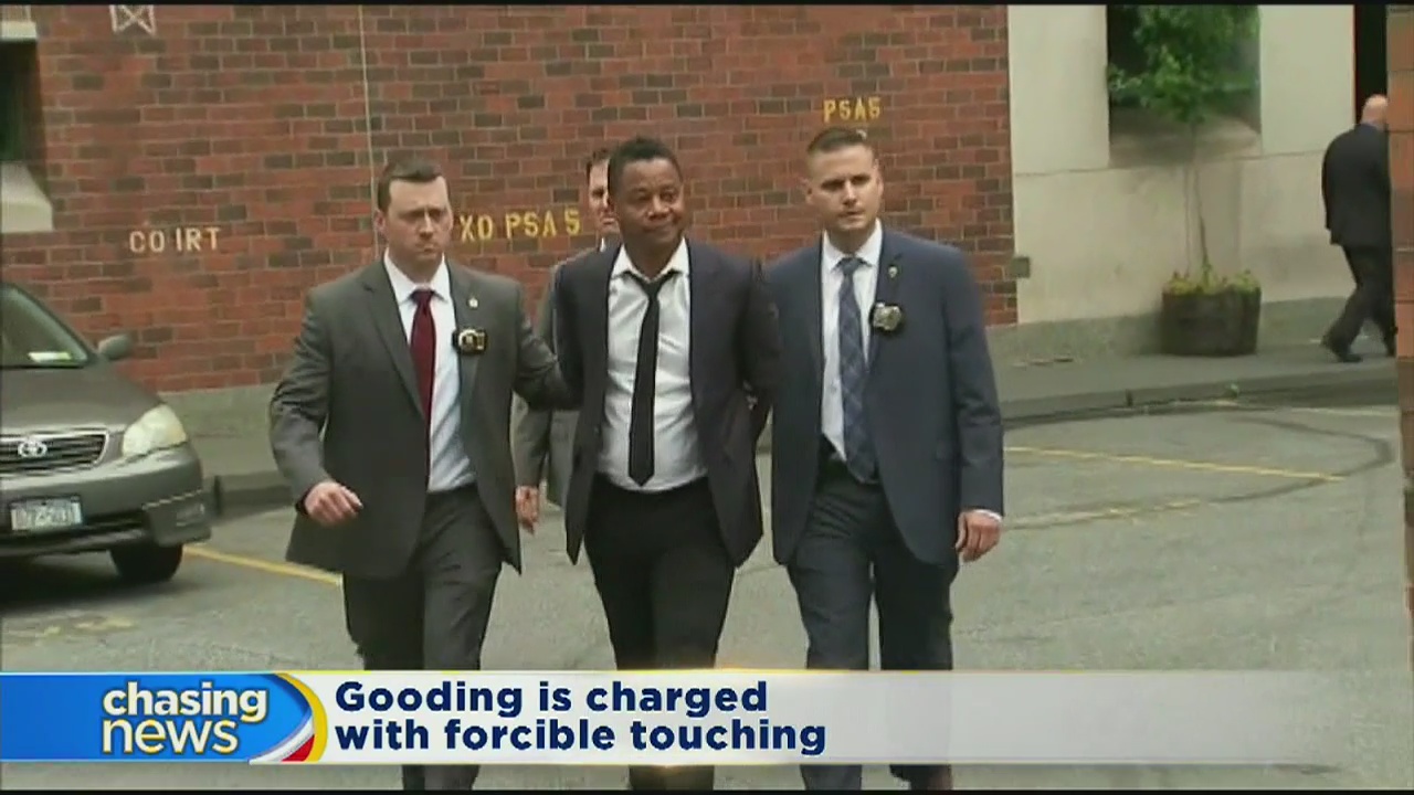 Cuba surrenders, Rihanna's pop-up and more