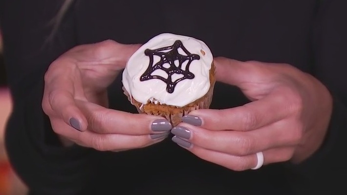 Cobweb cupcakes recipe from FOX 7 Austin's Tierra Neubaum
