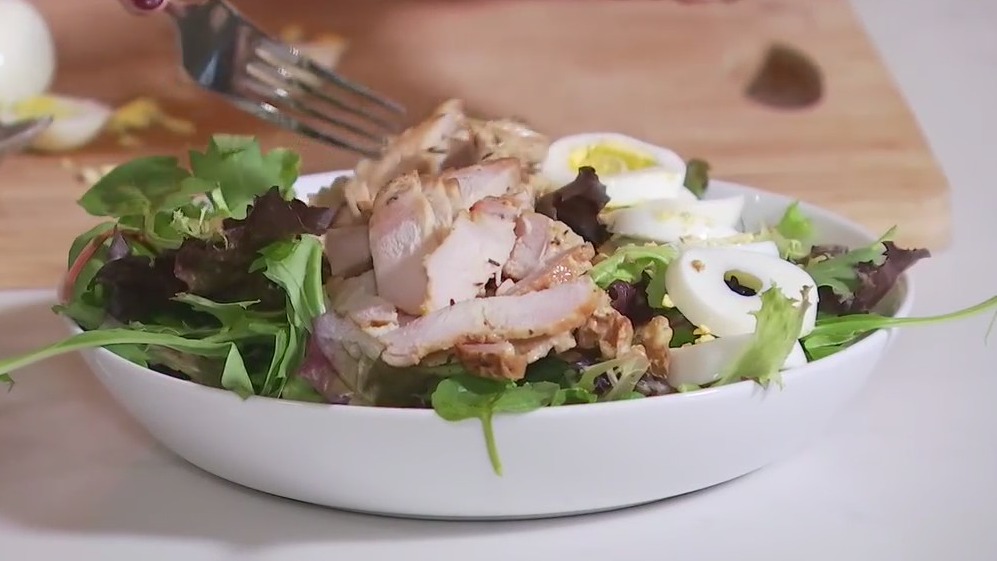 Leftover turkey cobb salad recipe from FOX 7 Austin's Tierra Neubaum
