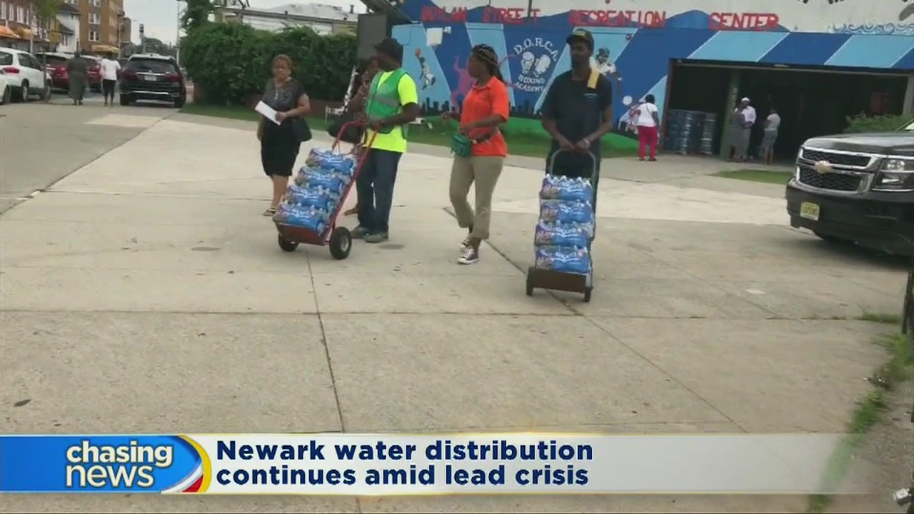 Newark water handout continues amid lead crisis