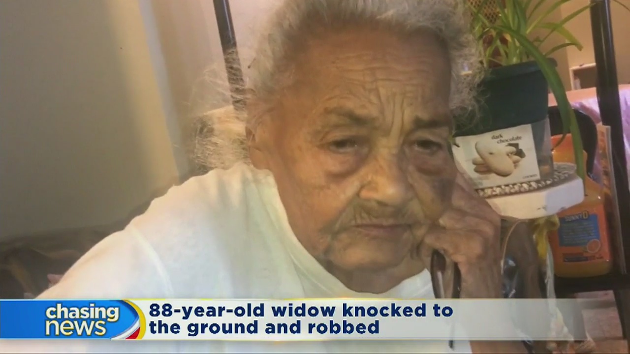 88-year-old Manhattan woman attacked and robbed