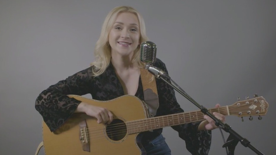 Chelsey Ann performs her song 'Rhodi'